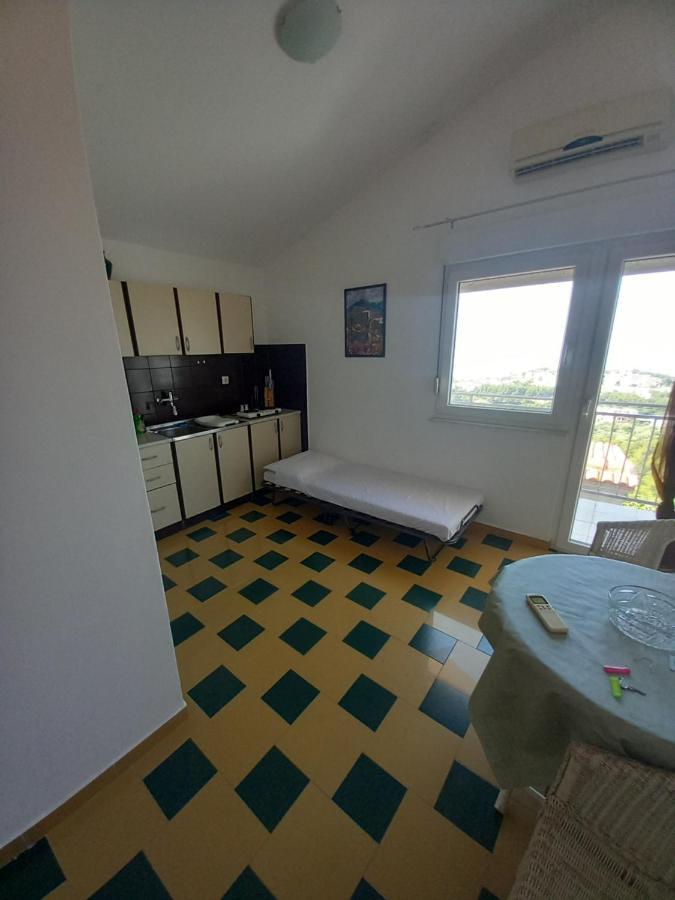 Sea View Apartments Подстрана Экстерьер фото